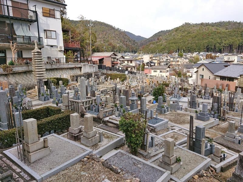 鳴滝霊園