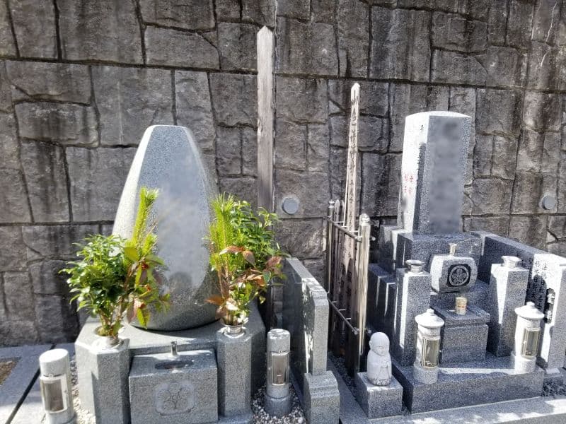 金蔵寺墓苑