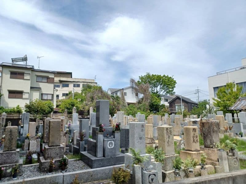平池共同墓地