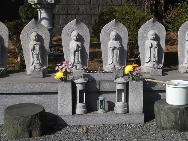 亀山霊苑
