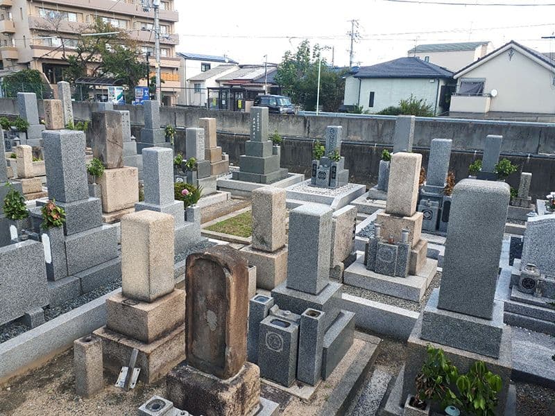 牛立墓地