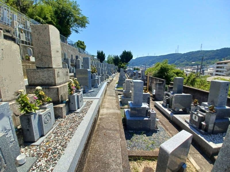西法寺墓地