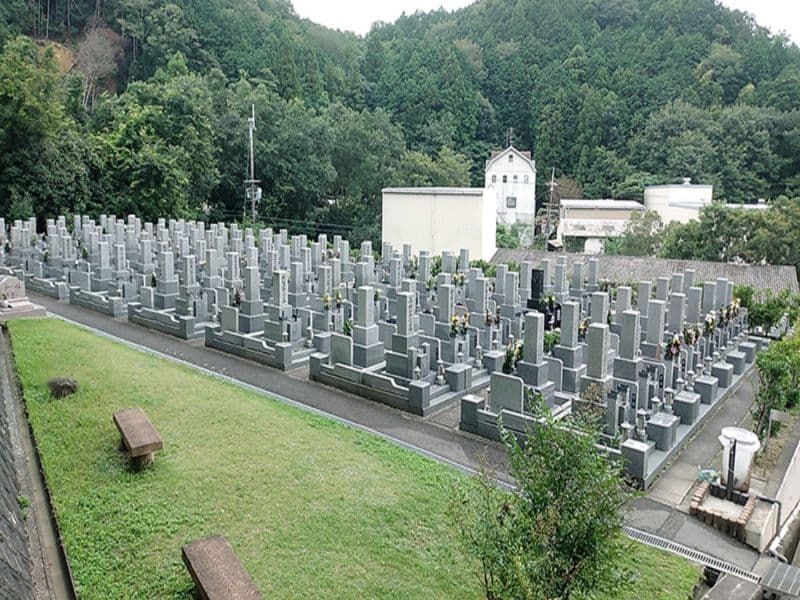 高槻 彫刻の郷墓園