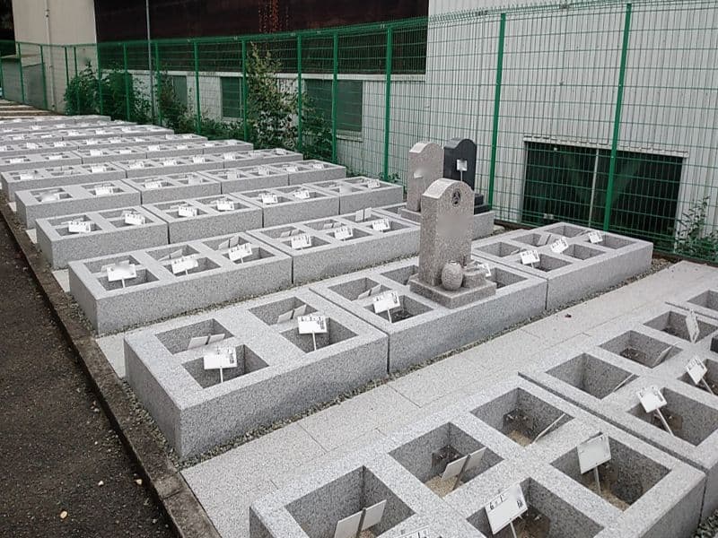 高槻 彫刻の郷墓園