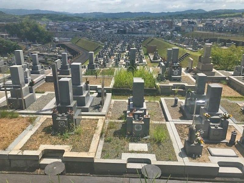 東山墓地
