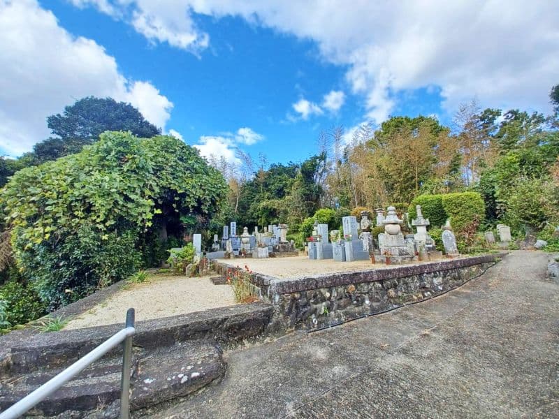 三井墓地
