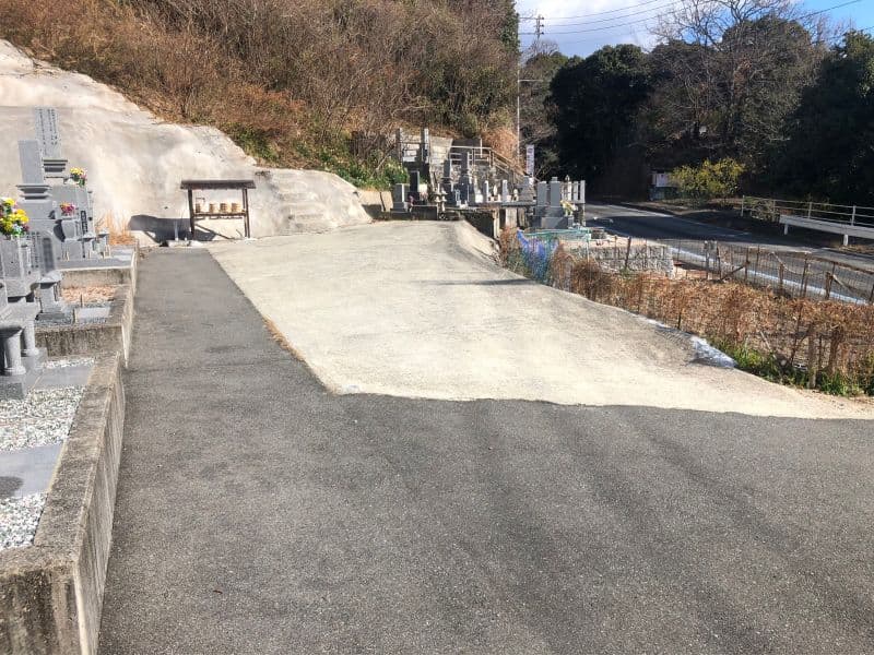 教法寺墓苑