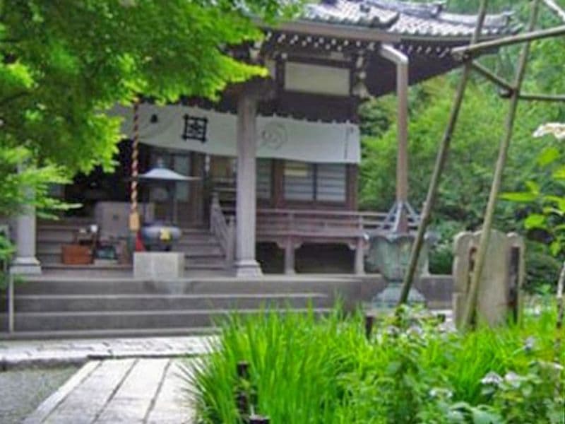 松葉ヶ霊跡安国論寺