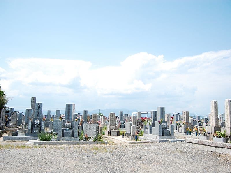 石田共同墓地