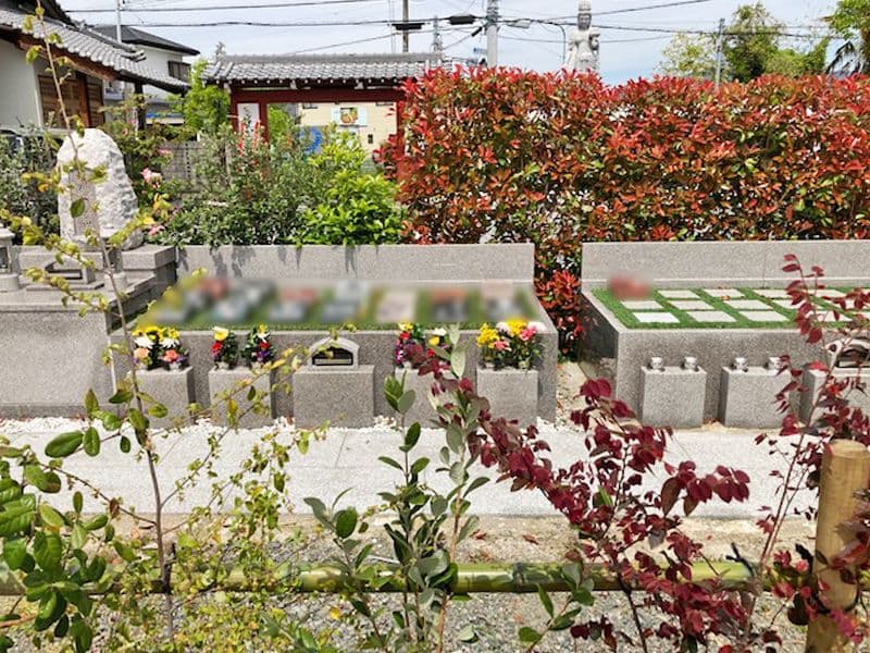 白華墓地