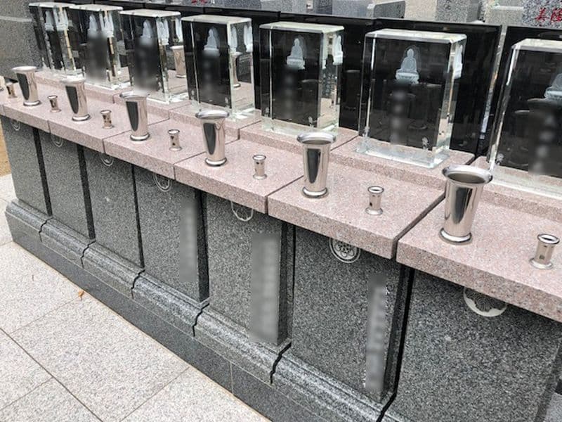 白華墓地