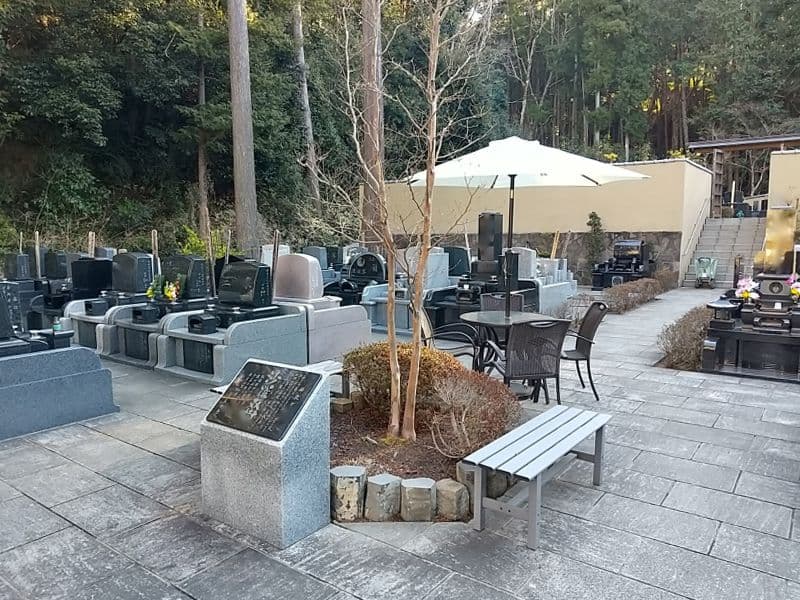 玉澤霊廟