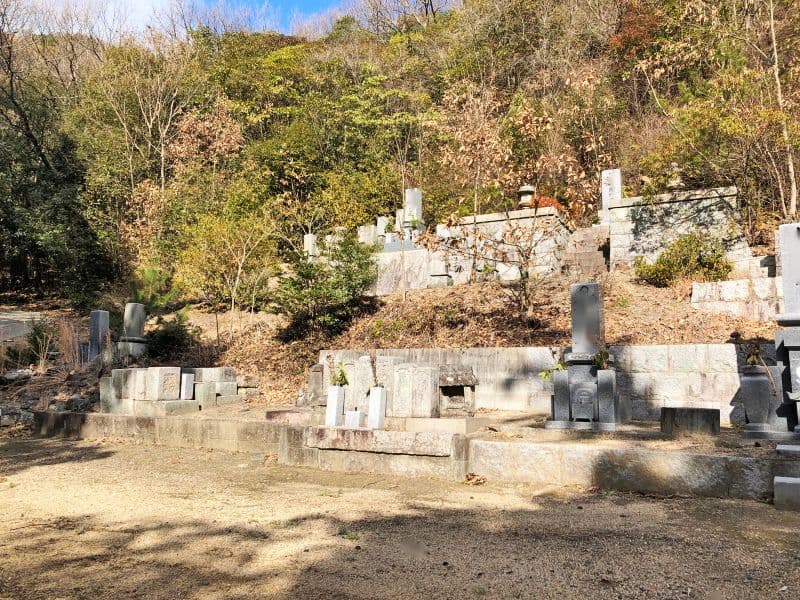 玉野市営 用吉小屋谷墓地