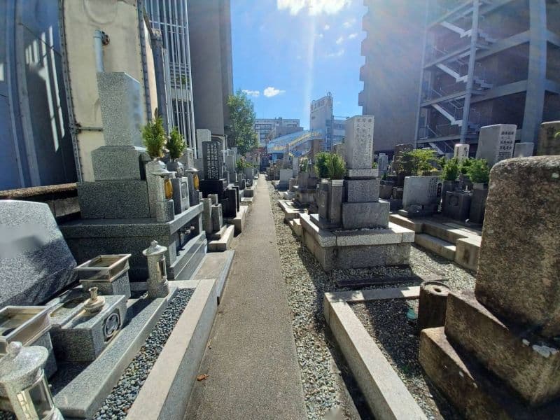蔵人墓地