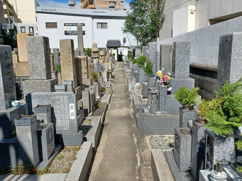 蔵人墓地