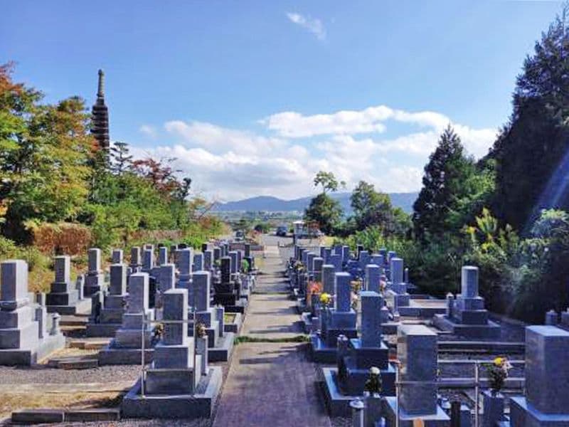 西應寺墓苑