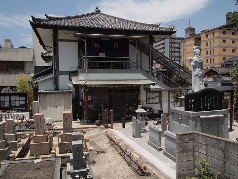 泰聖寺墓地