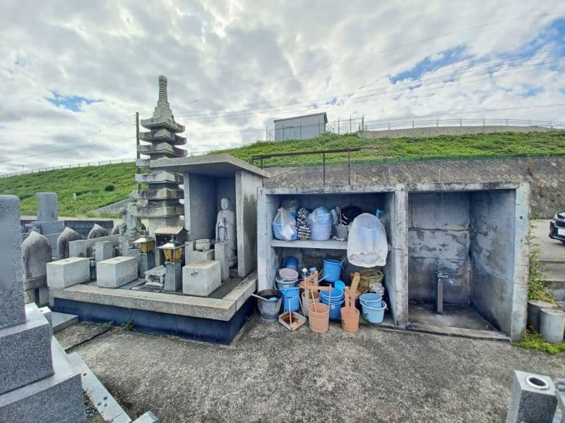東天川墓地