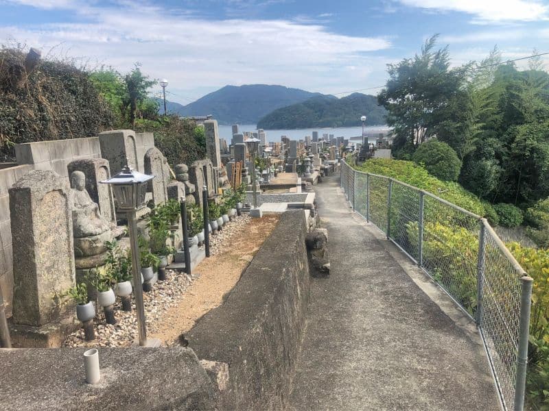 真福寺墓地