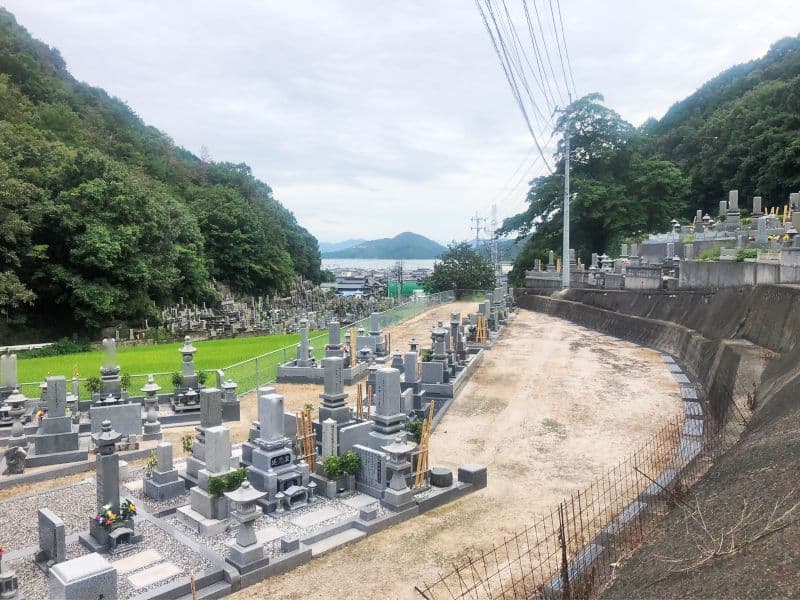 三津口霊園