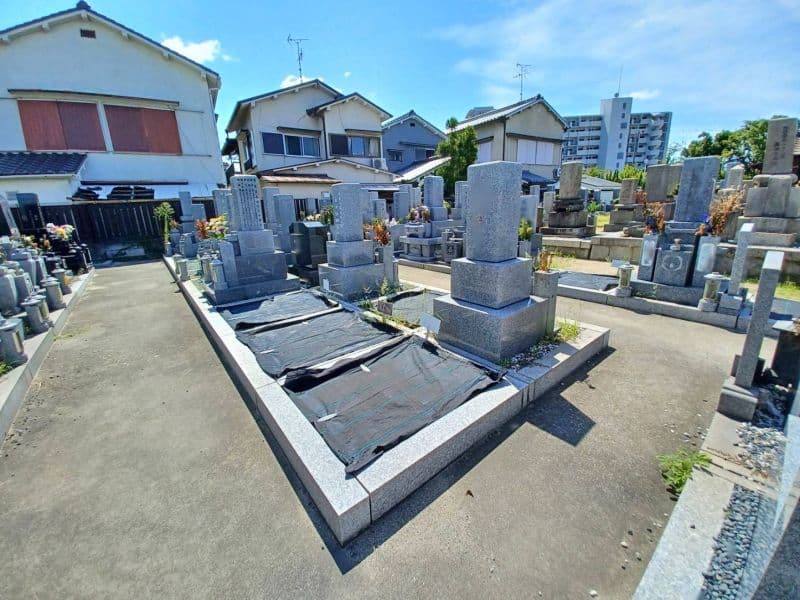 専稍寺墓地