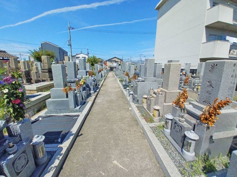 専稍寺墓地