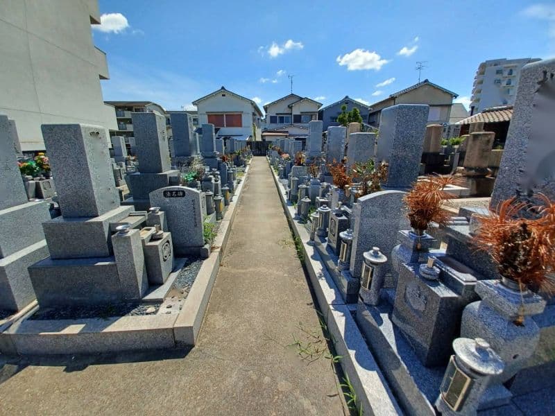 専稍寺墓地