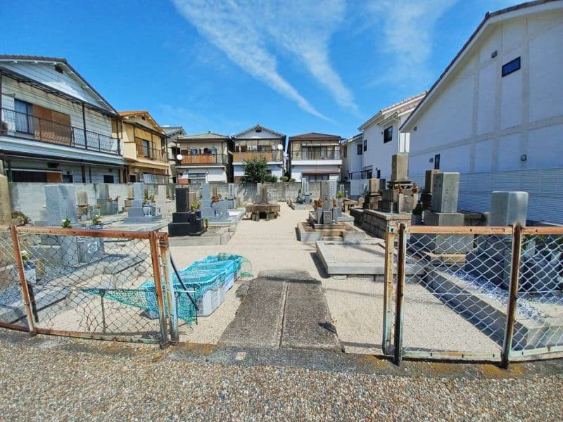 庄屋墓地