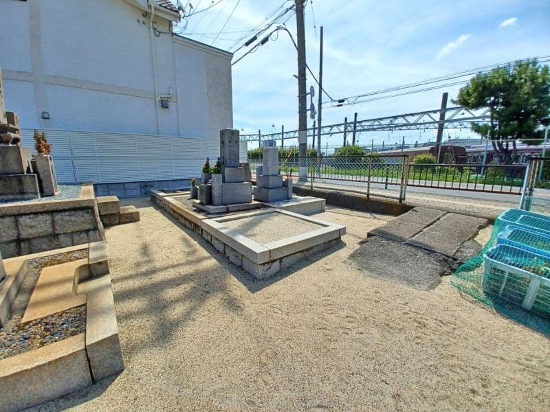 庄屋墓地