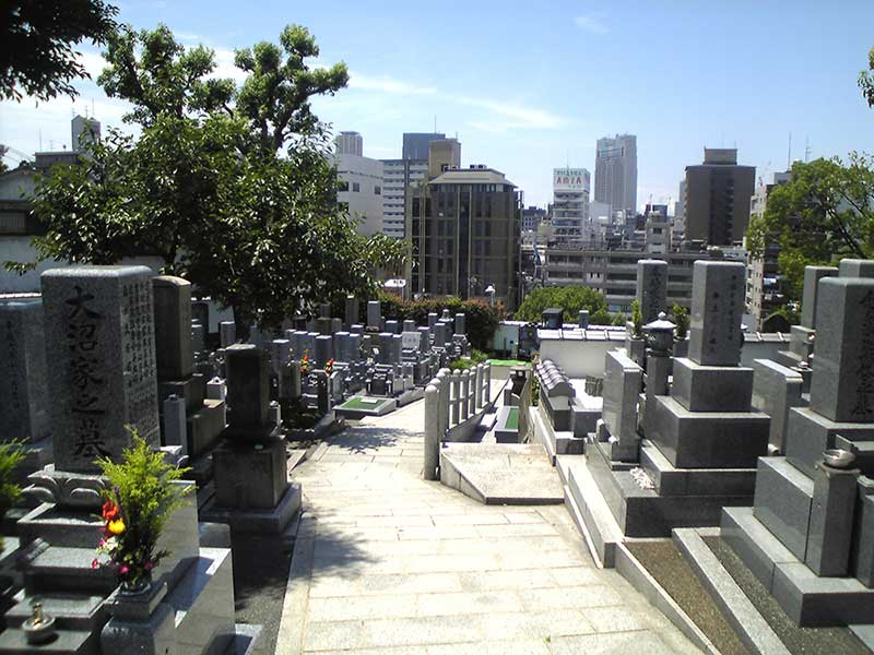 齢延寺墓地