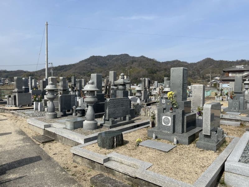 西村共同墓地