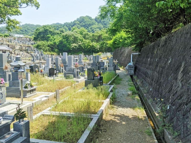 神立共同墓地