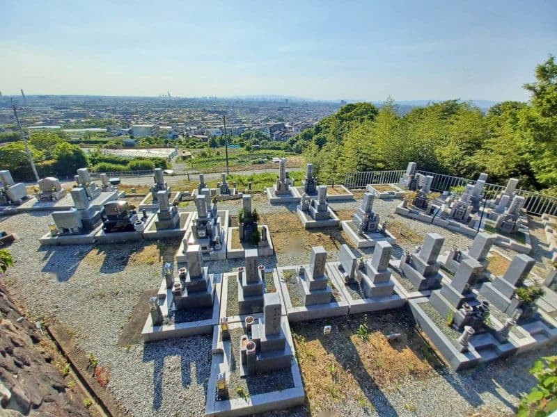 横小路墓地