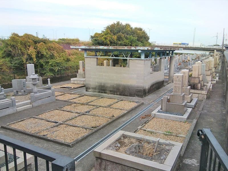 鳥飼八町墓地