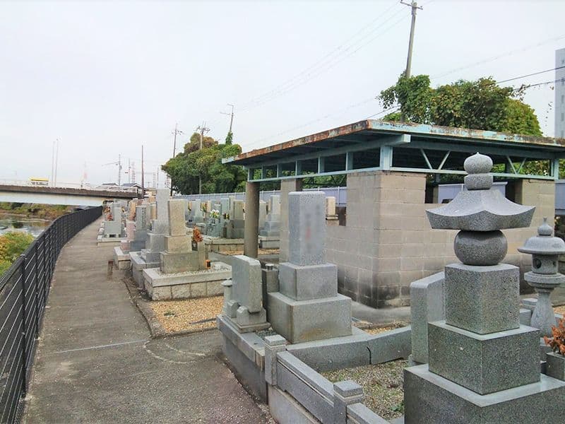 鳥飼八町墓地