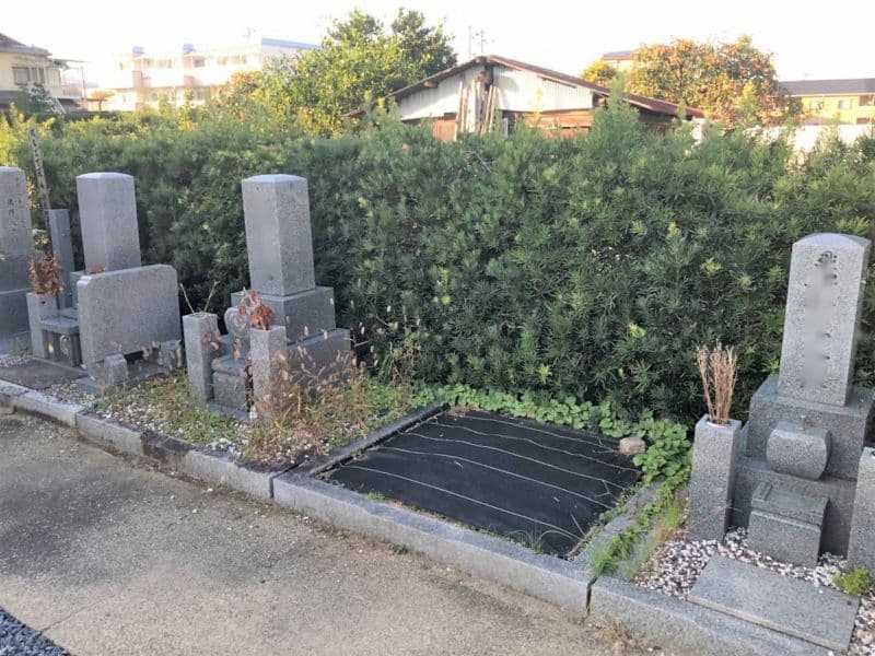東川島共同墓地
