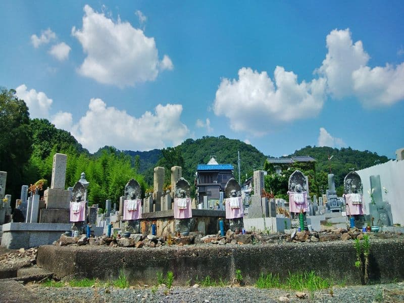 新稲墓地
