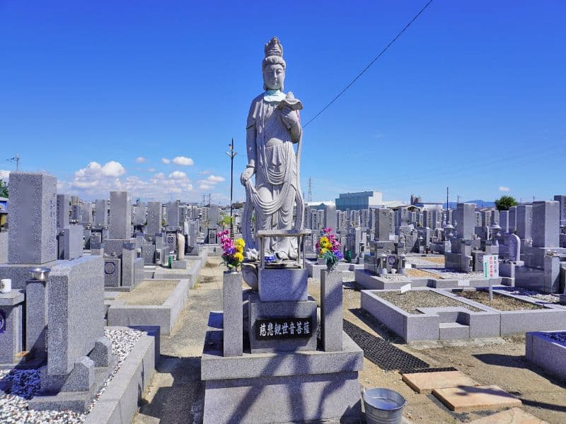 小寺墓地