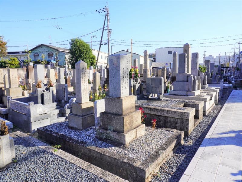 沢良宜浜墓地
