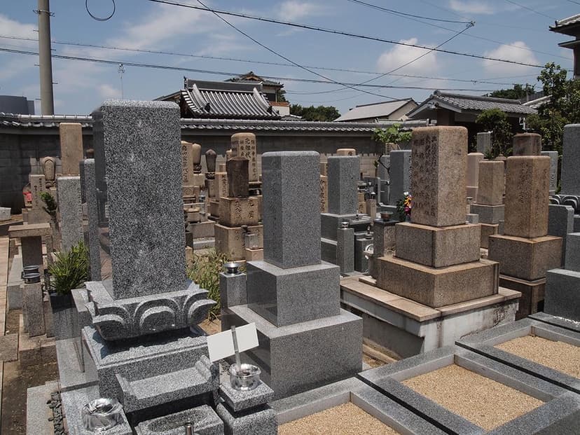 宝国寺墓地