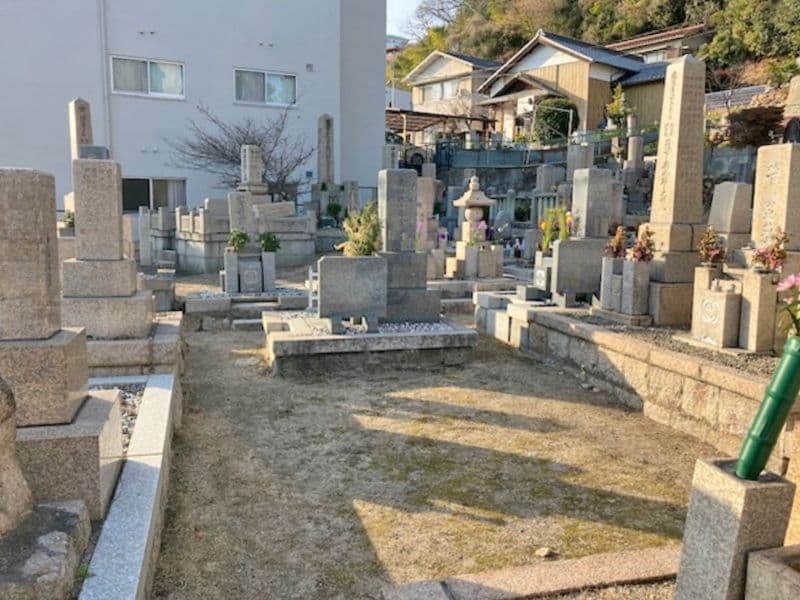 岡本西墓地
