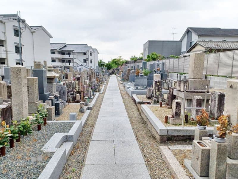 般若寺町墓地
