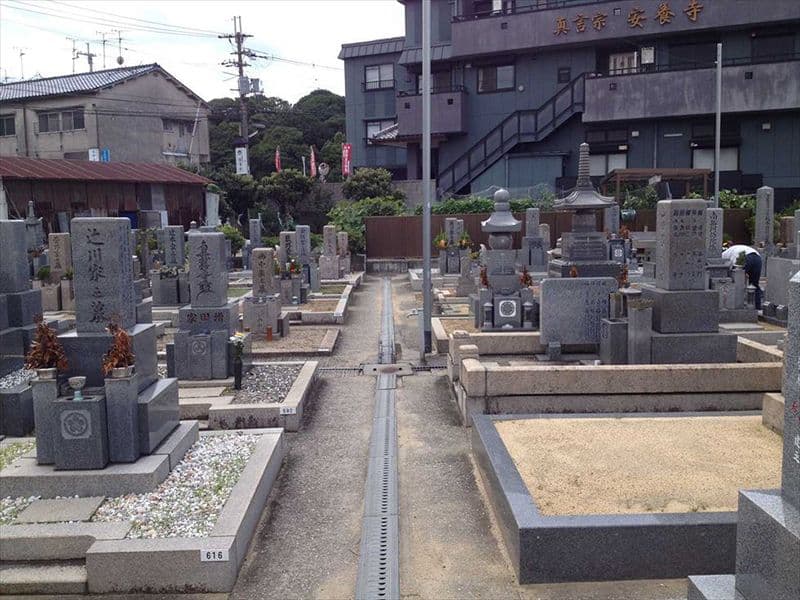 小山共同墓地