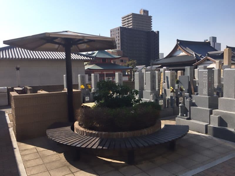 本政寺墓地
