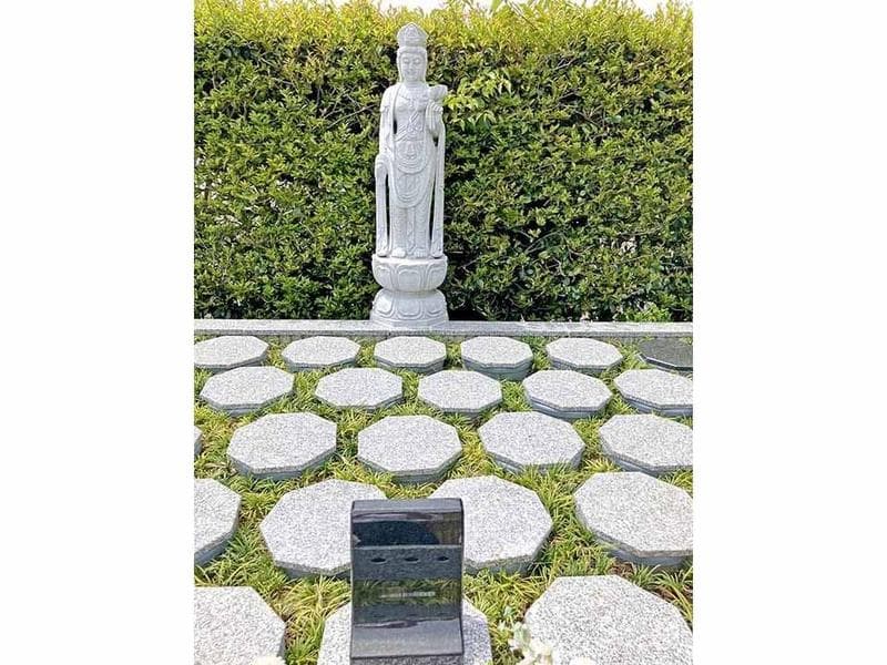 清水ヶ丘霊園樹木葬墓地